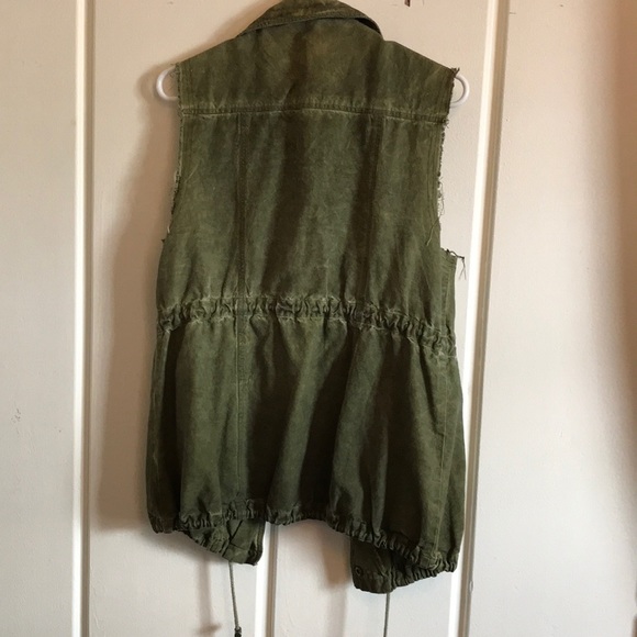 Camo style vest - Picture 6 of 6